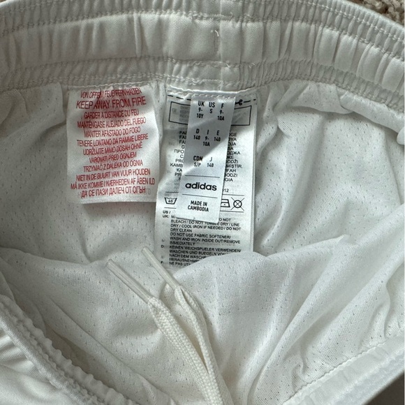 NWOT adidas Man United Third Shorts 2023-24 - Kids, size Small 9-10 - Picture 5 of 13